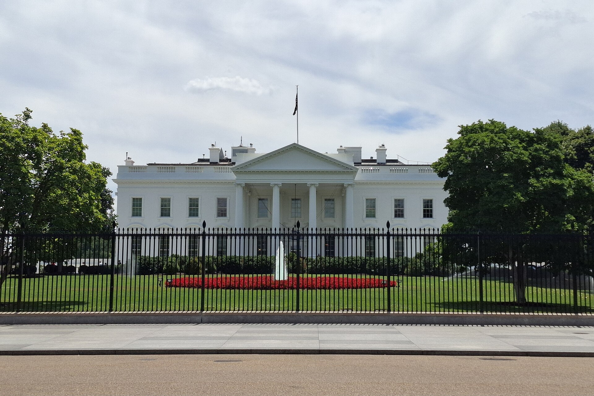 Fachada norte de la Casa Blanca en Washington, D. C., junio de 2024